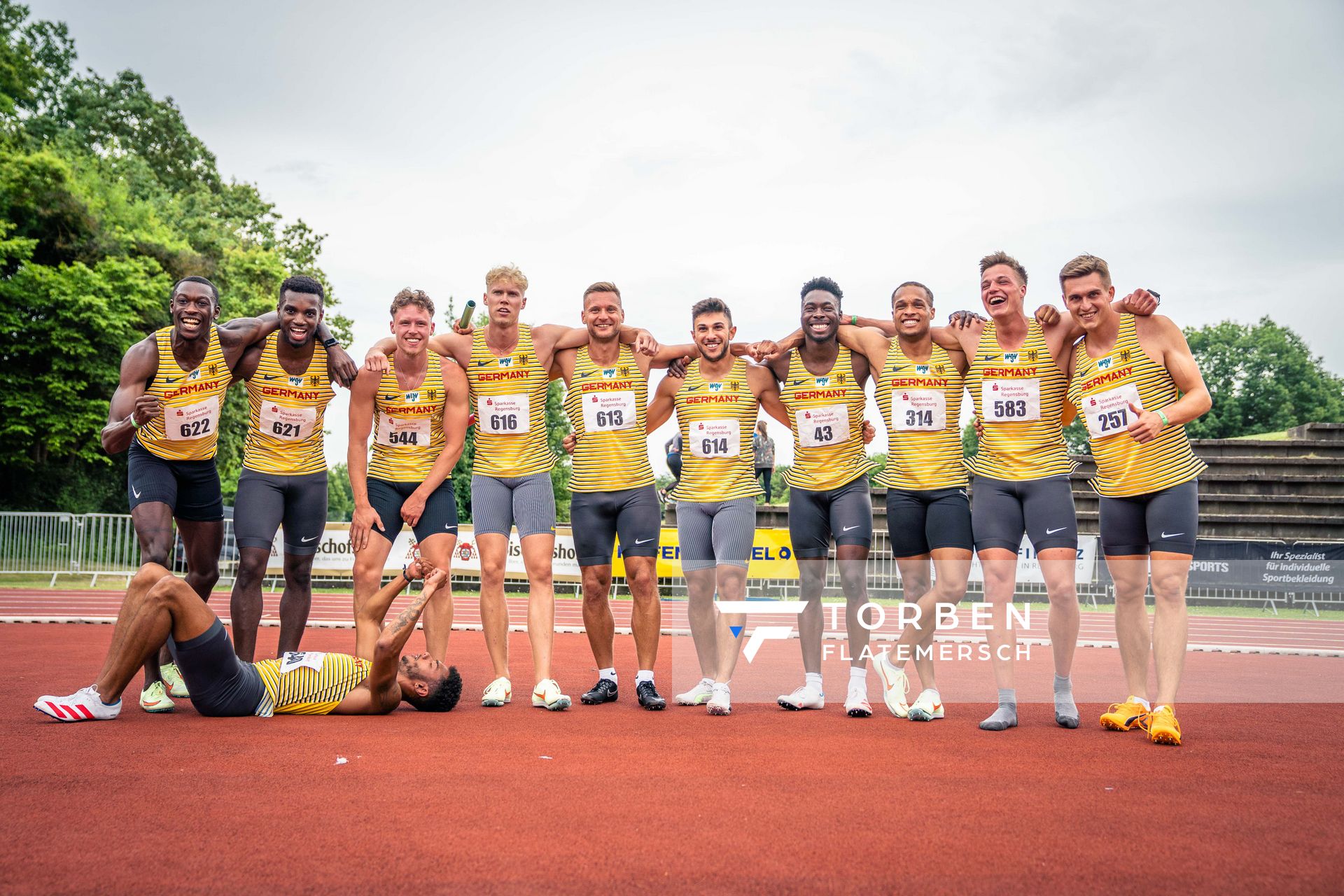 Die 4x100m Staffeln des DLVs: Owen Ansah (Hamburger SV), Lucas Ansah-Peprah (Hamburger SV), Kevin Kranz (Sprintteam Wetzlar), Marvin Schulte (SC DHfK Leipzig e.V.), Roy Schmidt (SC DHfK Leipzig e.V.), Deniz Almas (VfL Wolfsburg), James Adebola (SCC Berlin), Milo Skupin-Alfa (LG Offenburg), Julian Wagner (LC Top Team Thueringen), Patrick Domogala (MTG Mannheim) am 03.06.2022 waehrend der Sparkassen Gala in Regensburg